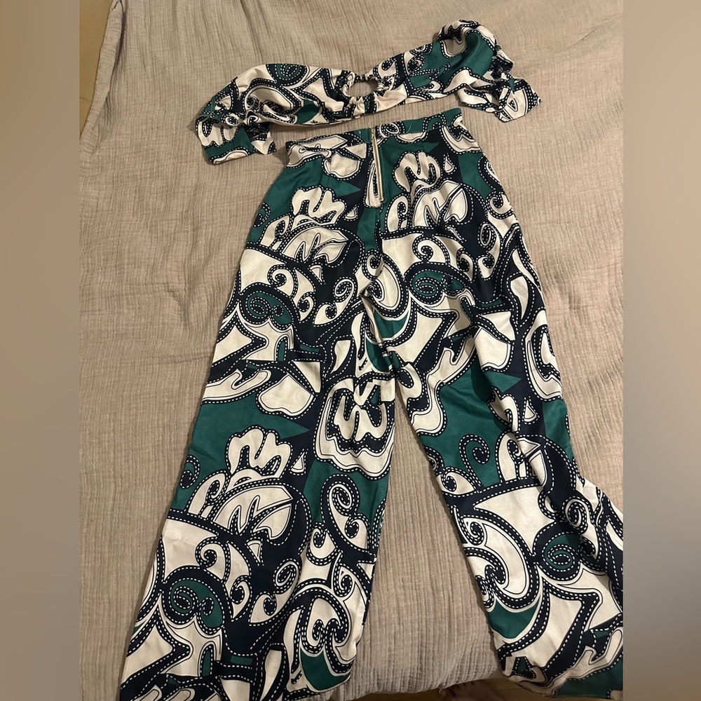 Stylish Green and Black Patterned Two-Piece